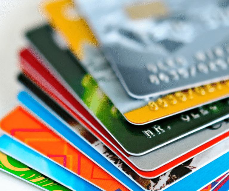 Descubra os 3 melhores cartões de crédito sem anuidade!