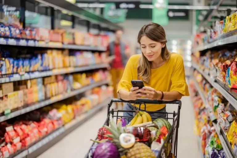 Saving smart: Strategies to reduce costs on groceries and daily necessities in the U.S.