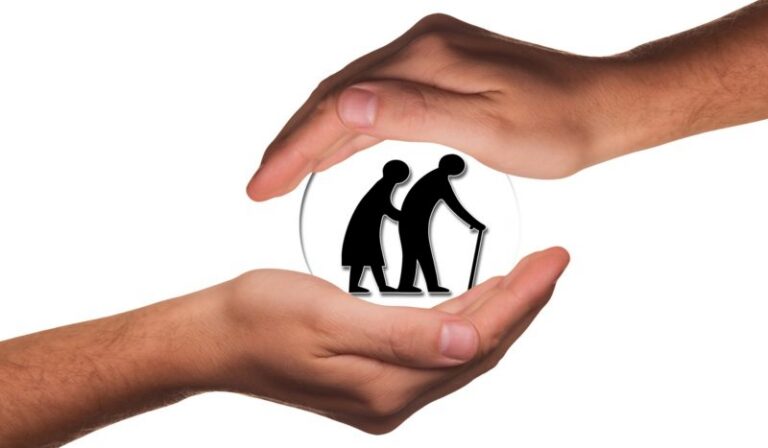 The benefits of IRA and Roth IRA in retirement planning in the United States