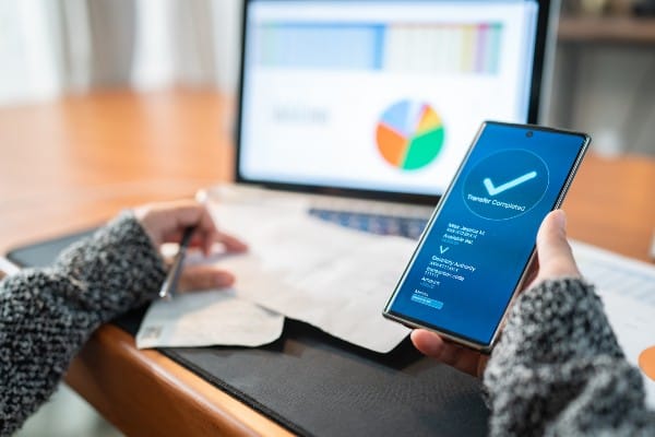 How Americans are using financial apps to manage their daily expenses