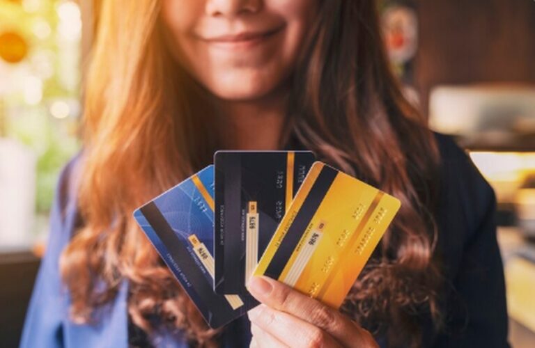 Fraud Protection Cards: How to Choose the Safest Option in the U.S. for 2025
