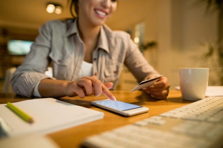 Best Online Checking Accounts in 2025: Options and Comparisons