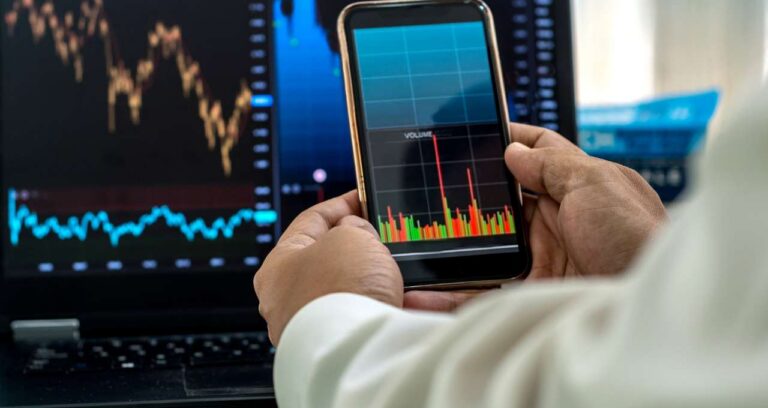 How artificial intelligence is transforming the us financial market: Opportunities and risks for investors!