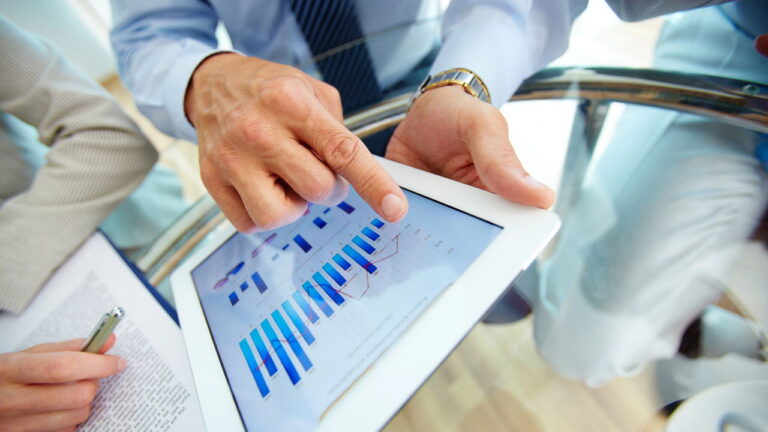 The importance of financial planning for American expatriates: Strategies for managing international finances!