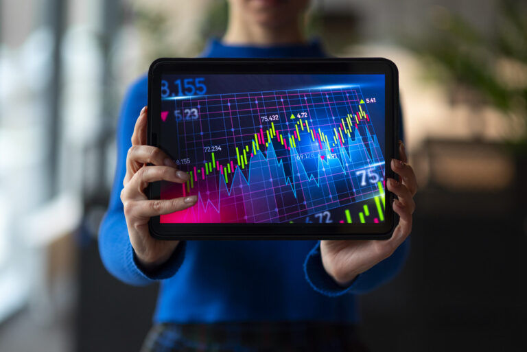 Automated budgeting: how to use AI and machine learning to manage your personal finances.
