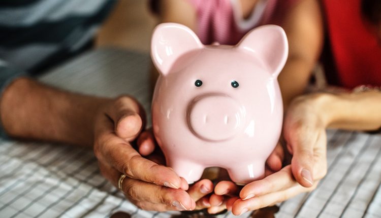 Saiba como criar hábitos financeiros com a sua família