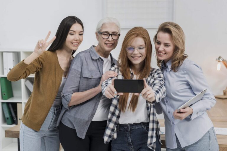 Como as gerações Z, Millennial, X e Baby Boomer lidam com dinheiro e usam produtos financeiros no Brasil?