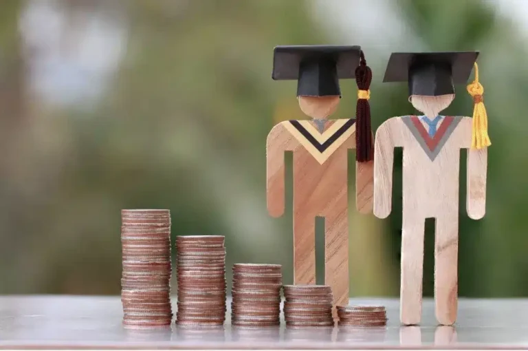 Cartões de crédito para universitários: Como construir um histórico de crédito responsável?