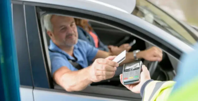 Cartões de crédito para entusiastas de automóveis: Benefícios em postos de combustíveis e manutenção!