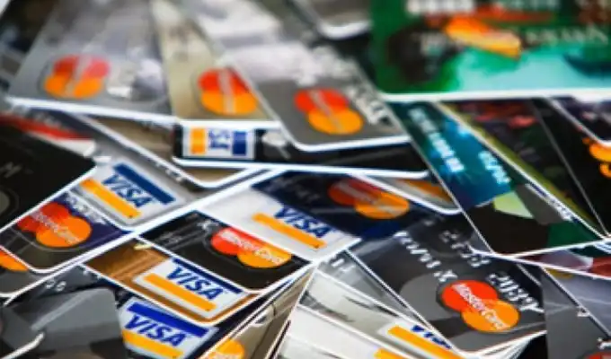 Economize nos seus streamings: Cartões de crédito que fazem a diferença no Brasil
