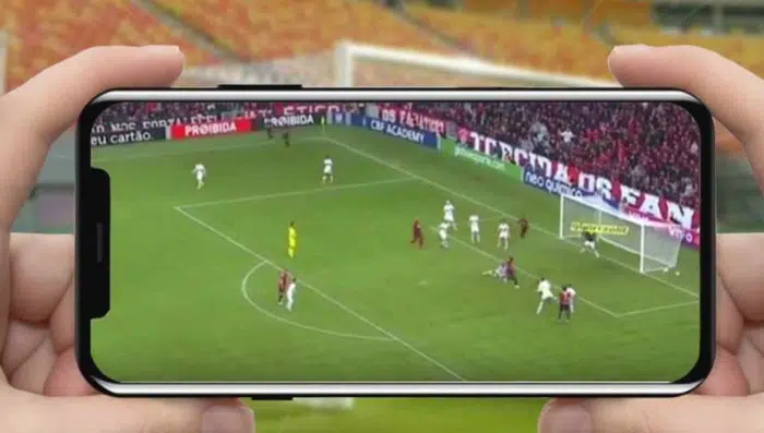 Baixar aplicativo para assistir futebol ao vivo no celular.