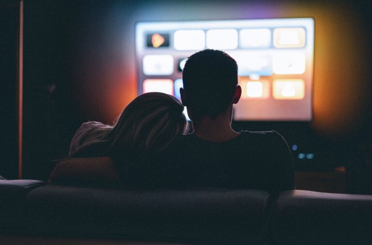 Assistindo novelas online: Aproveite as melhores tramas com os principais aplicativos