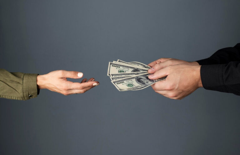 Como transformar milhas aéreas em dinheiro ou benefícios?