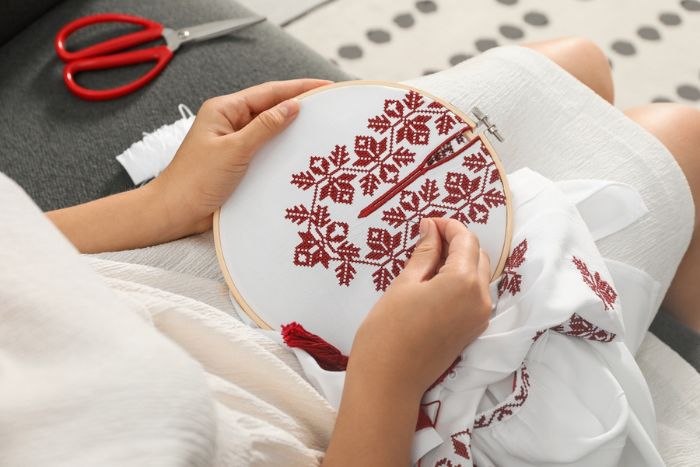 Produtos artesanais digitais: como vender bordados, arte e design em marketplaces especializados