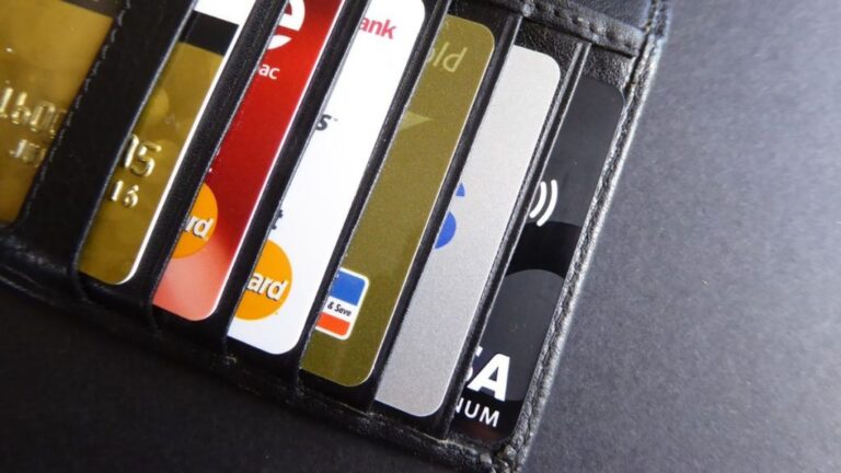 A evolução dos cartões de crédito corporativos no Brasil: como empresas estão usando dados de consumo para reduzir custos
