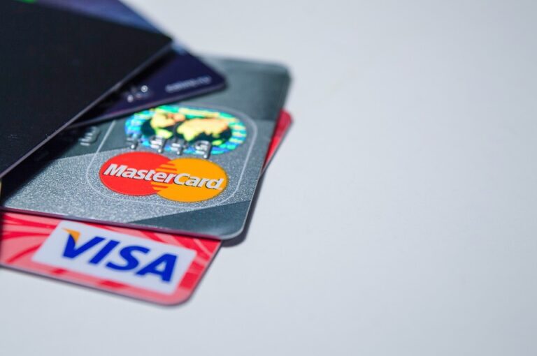 Foi reprovado no Nubank? Confira 5 opções de cartão de crédito para score baixo!